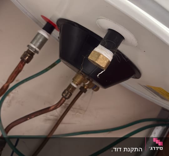 חיבורים וצינורות של דוד שמש